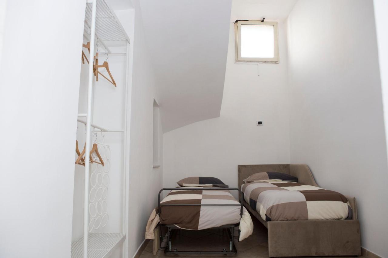 דירות נאפולי Airport House מראה חיצוני תמונה